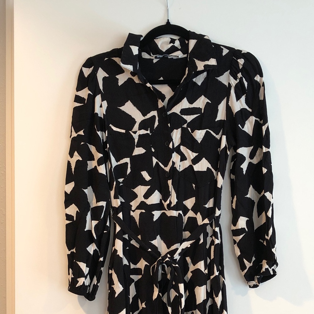 Women's Zara Elegant Black and White Patterned Dress Size Small - Picture 3 of 8